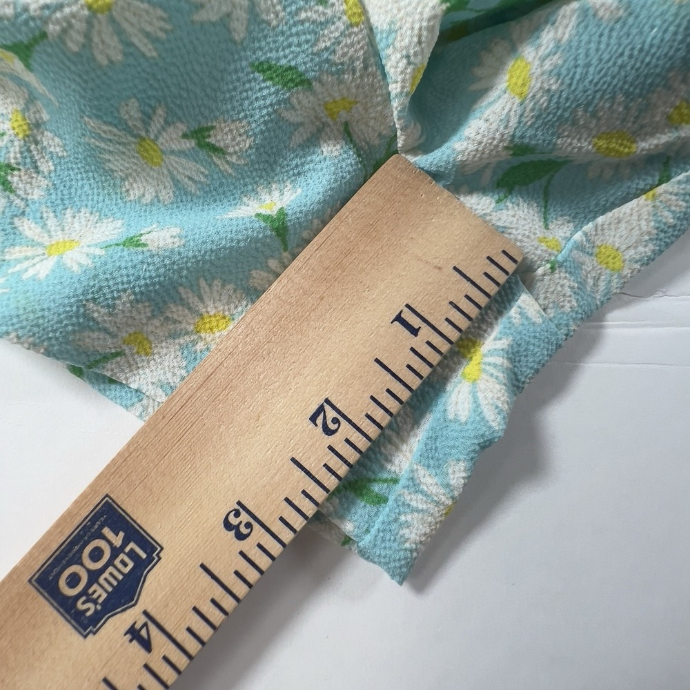 BCBGeneration Retro Daisy Garden Knot Front Crop Top & Shorts Medium Cottage NEW - Picture 10 of 10